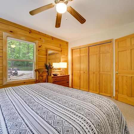 Peaceful Smoky Mountain Cabin With Deck And Fire Pit! Waynesville Exteriér fotografie