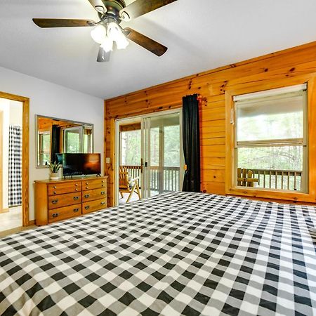 Peaceful Smoky Mountain Cabin With Deck And Fire Pit! Waynesville Exteriér fotografie
