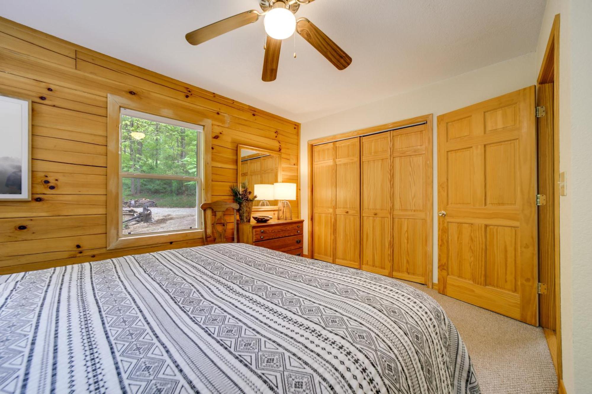 Peaceful Smoky Mountain Cabin With Deck And Fire Pit! Waynesville Exteriér fotografie