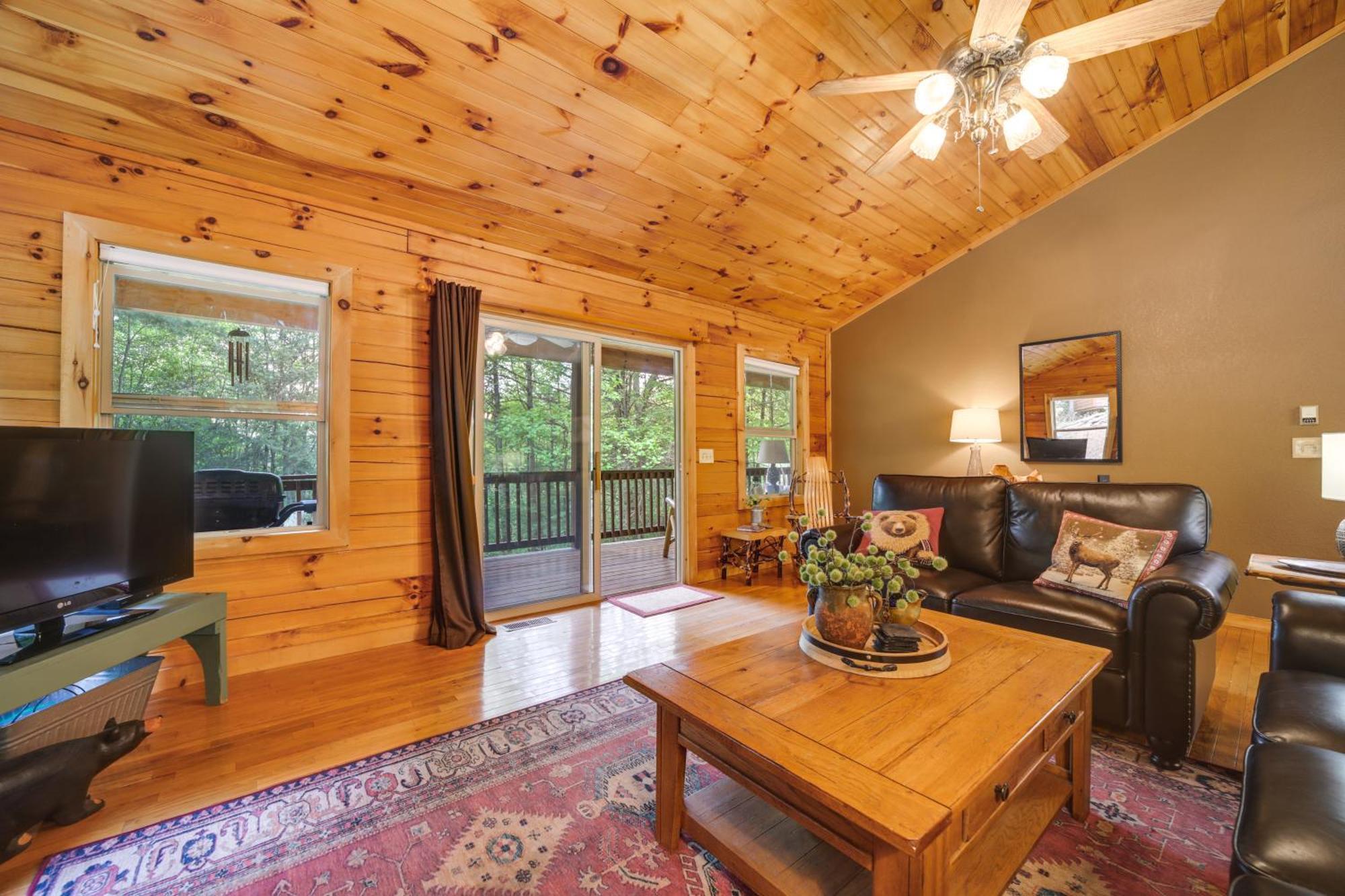 Peaceful Smoky Mountain Cabin With Deck And Fire Pit! Waynesville Exteriér fotografie