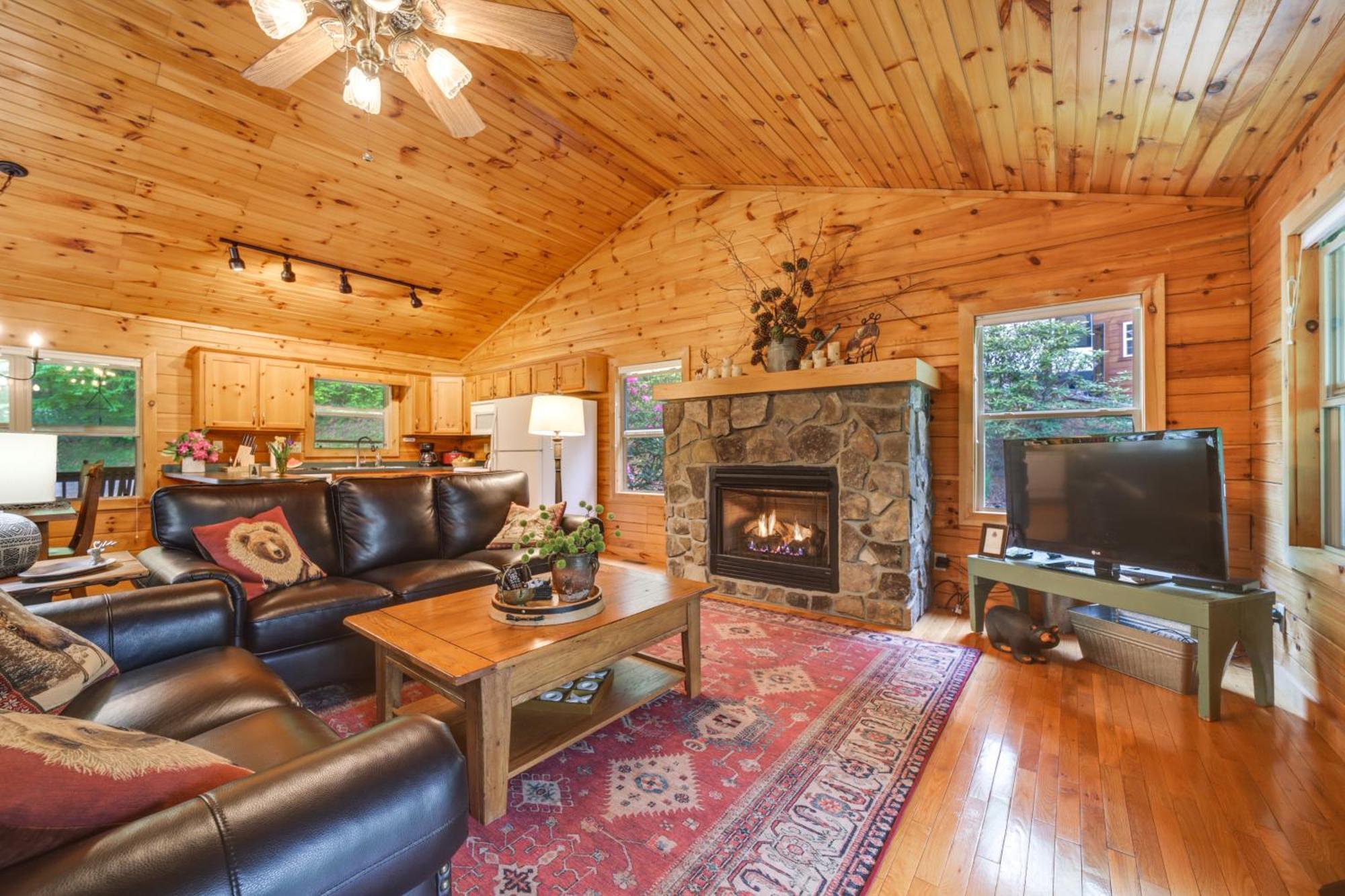 Peaceful Smoky Mountain Cabin With Deck And Fire Pit! Waynesville Exteriér fotografie