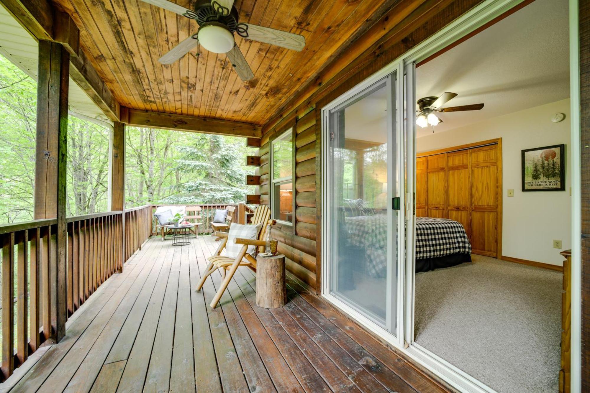 Peaceful Smoky Mountain Cabin With Deck And Fire Pit! Waynesville Exteriér fotografie