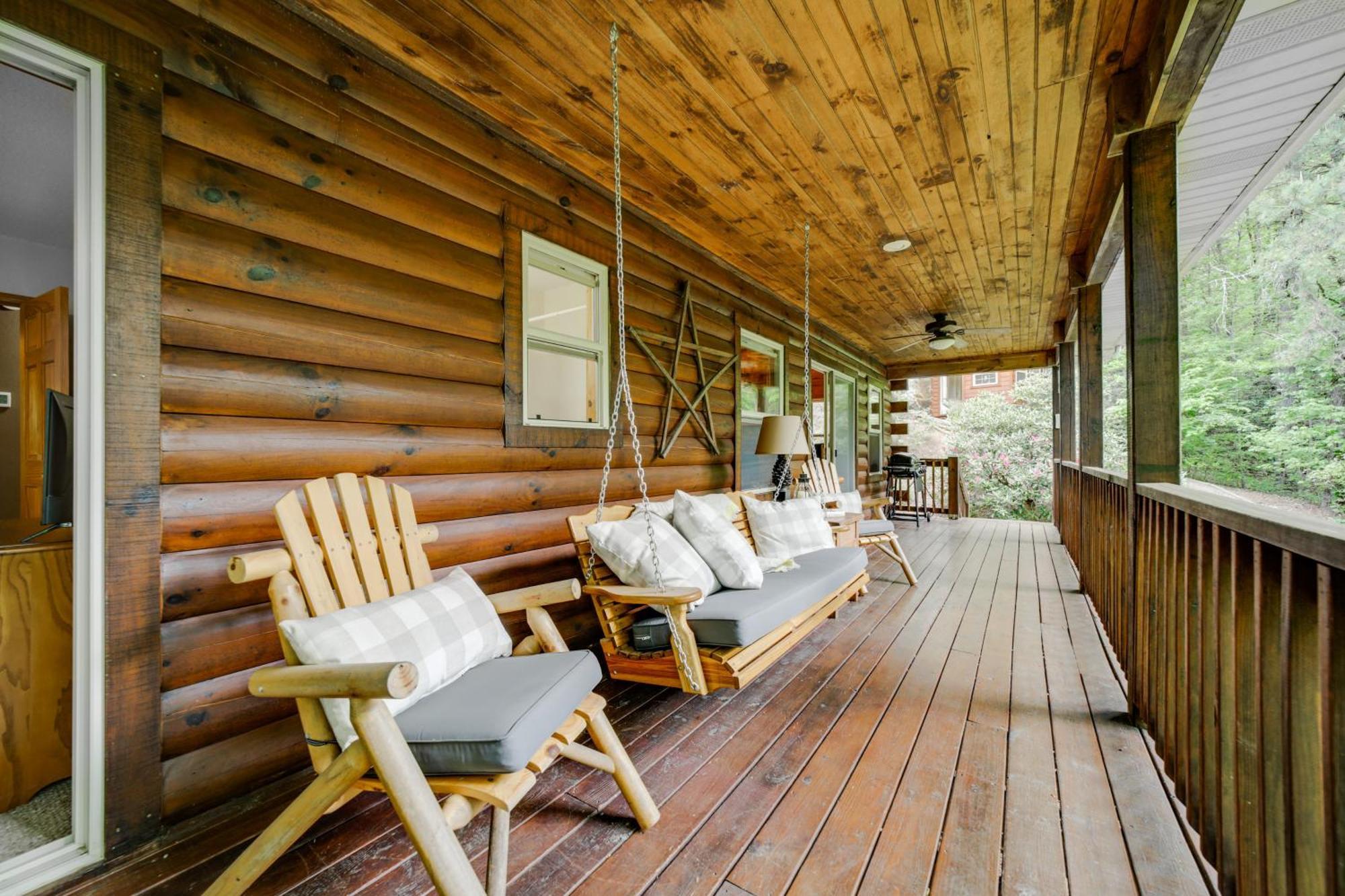 Peaceful Smoky Mountain Cabin With Deck And Fire Pit! Waynesville Exteriér fotografie